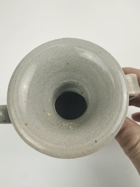 古玩陶瓷執(zhí)壺拍賣，當(dāng)前價(jià)格2000元