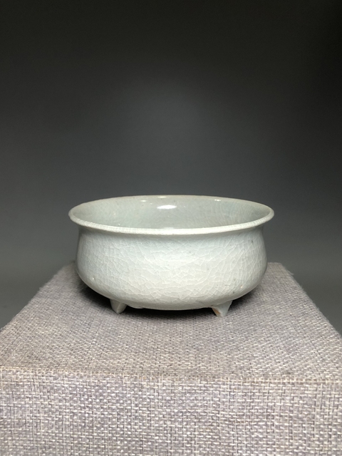 古玩陶瓷明，影青釉三足爐拍賣，當(dāng)前價格3000元
