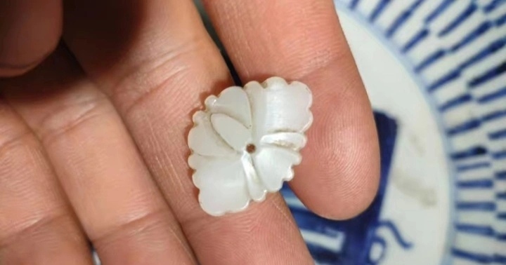 古玩玉器清中期.老琉璃帽花拍賣,當前價格198元
