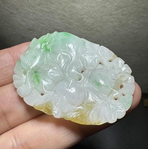 古玩玉器翡翠雕“玉免花卉紋佩”拍賣,當前價格1888元