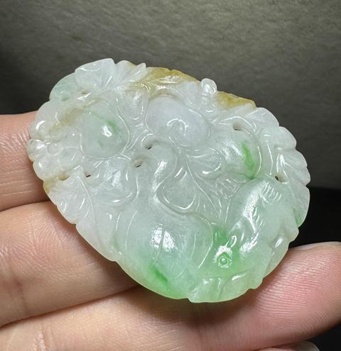 古玩玉器翡翠雕“玉免花卉紋佩”拍賣,當前價格1888元