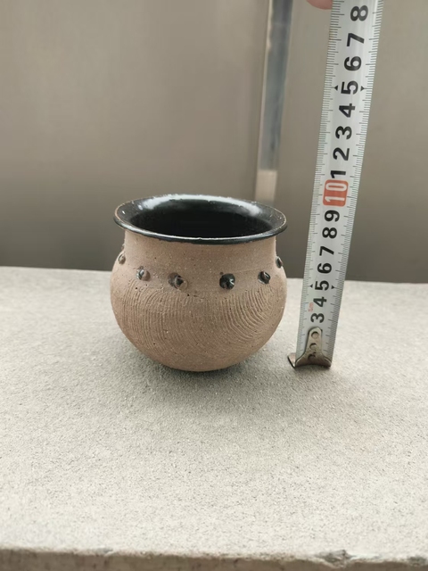 古玩陶瓷鼓釘紋小罐拍賣，當前價格600元