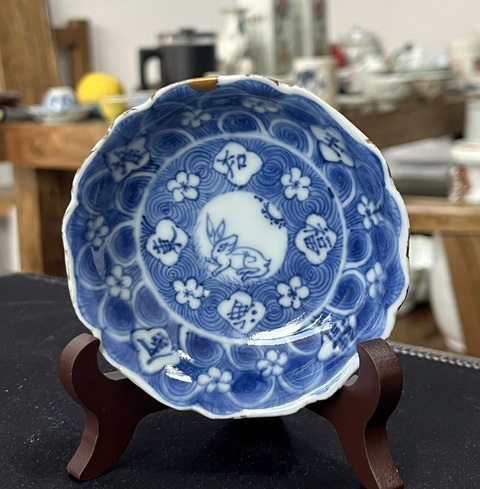 古玩陶瓷青花留白花卉兔子花口碟拍賣，當前價格3800元