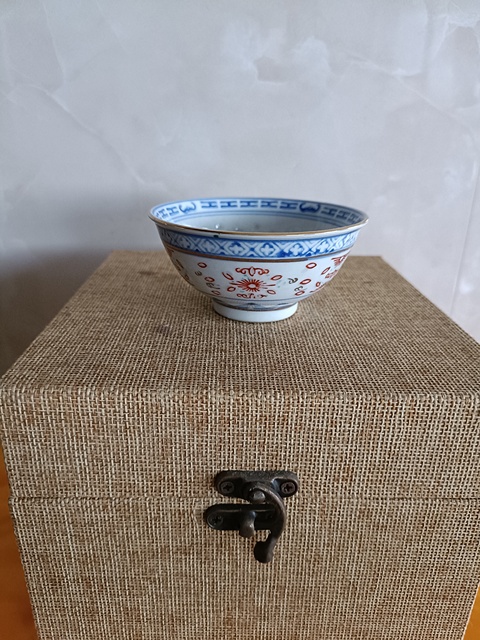 古玩陶瓷玩玉款青花加彩描金龍紋玲瓏瓷茶盞拍賣,當前價格88元