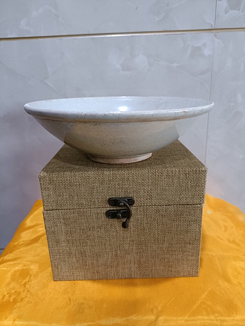 古玩陶瓷南宋湖田青白釉唇口超大碗拍賣,當(dāng)前價格800元