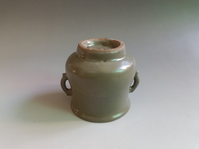 古玩陶瓷宋末元初龍泉窯青瓷雙龍耳爐拍賣，當(dāng)前價格10000元