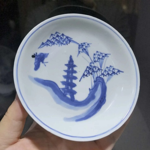 古玩陶瓷明代晚期竹林寶塔青花盤拍賣，當(dāng)前價格1200元