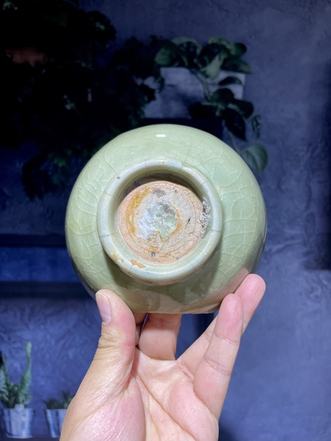 古玩陶瓷龍泉青瓷花卉紋茶碗拍賣，當前價格0元