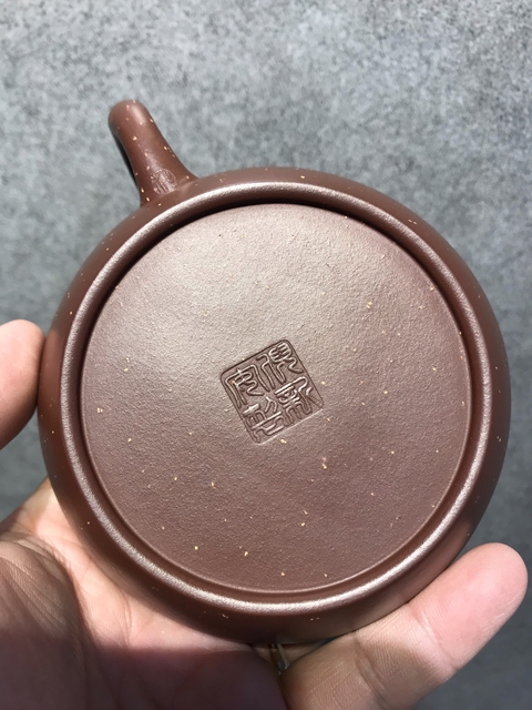 古玩雜項高級工藝美術老師倪新安桑扁壺拍賣,當前價格999元