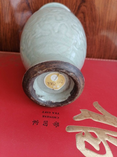 古玩陶瓷乾隆豆青釉暗刻尊拍賣,當前價格16800元