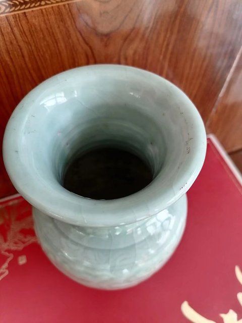 古玩陶瓷乾隆豆青釉暗刻尊拍賣,當前價格16800元