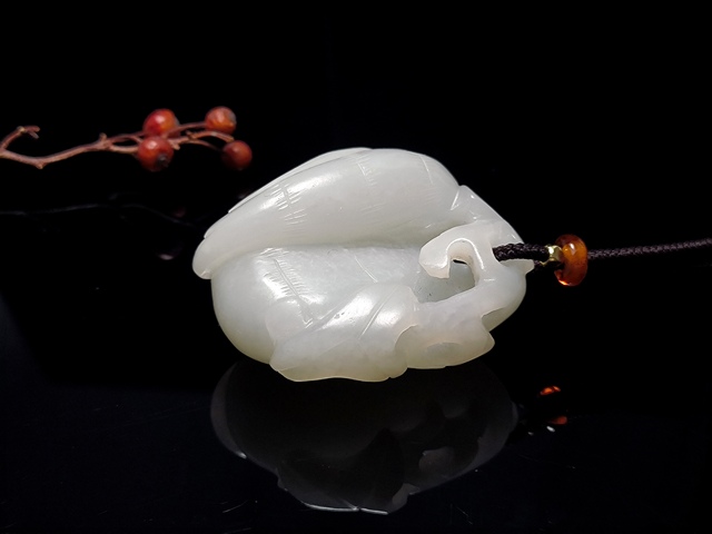 古玩玉器清代和田玉雕“瓜果墜”打手把件拍賣,當前價格16500元
