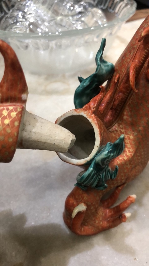 古玩陶瓷仿生龍型香薰15/12/2025拍賣，當前價格35800元