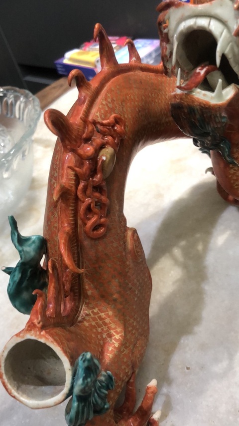 古玩陶瓷仿生龍型香薰15/12/2025拍賣，當前價格35800元