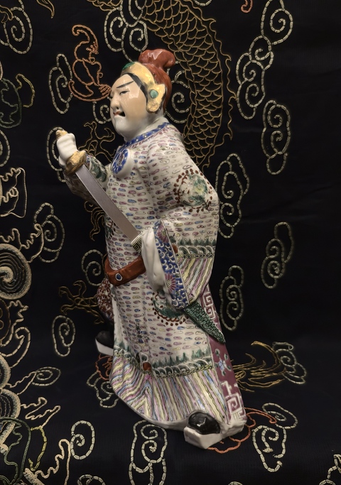 古玩陶瓷清末民初粉彩人物造像（無雙譜岳飛）拍賣，當前價格11888元