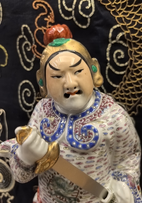 古玩陶瓷清末民初粉彩人物造像（無雙譜岳飛）拍賣，當前價格11888元