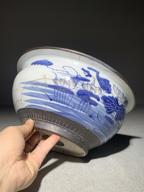 古玩陶瓷清中期青花釉里紅荷蓮圖香爐拍賣,當(dāng)前價格1980元
