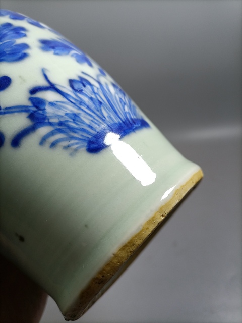 古玩陶瓷晚清豆青釉青花加白花卉紋獅耳瓶拍賣，當前價格1980元