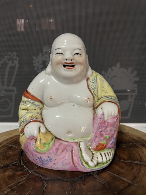 域鉴古玩】粉彩弥勒佛坐像拍卖价格/图片/值多少钱