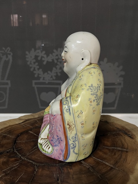 置物 弥勒佛 粉彩人物 域鉴古玩】粉彩弥勒佛坐像鉴定结果_粉彩弥勒佛坐像真假鉴别