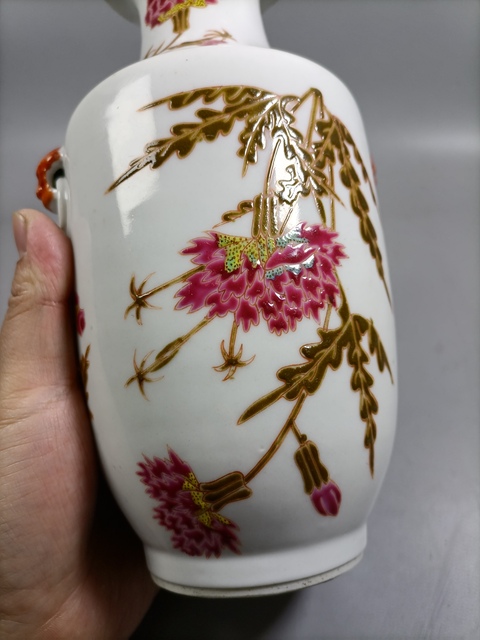 古玩陶瓷晚清民國料彩花卉紋獅耳撇口瓶拍賣,當前價格2680元