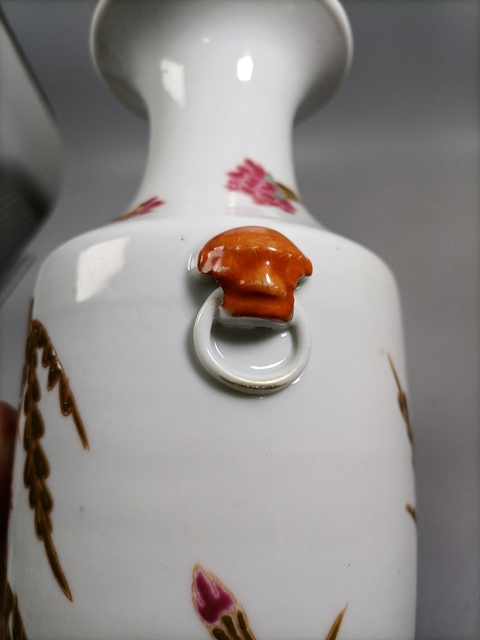古玩陶瓷晚清民國料彩花卉紋獅耳撇口瓶拍賣,當前價格2680元