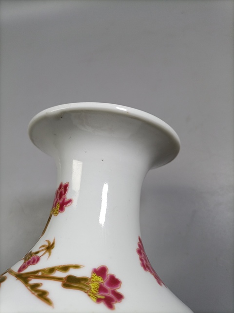 古玩陶瓷晚清民國料彩花卉紋獅耳撇口瓶拍賣,當前價格2680元