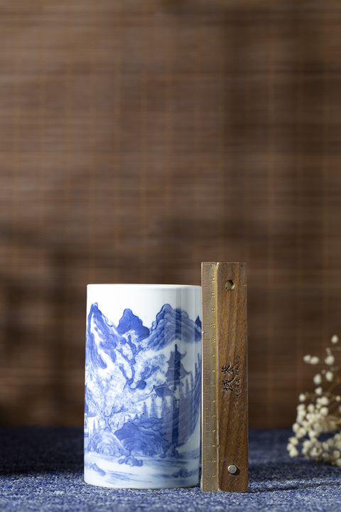 古玩陶瓷晚清·青花山水人物紋筆筒拍賣，當前價格1416元