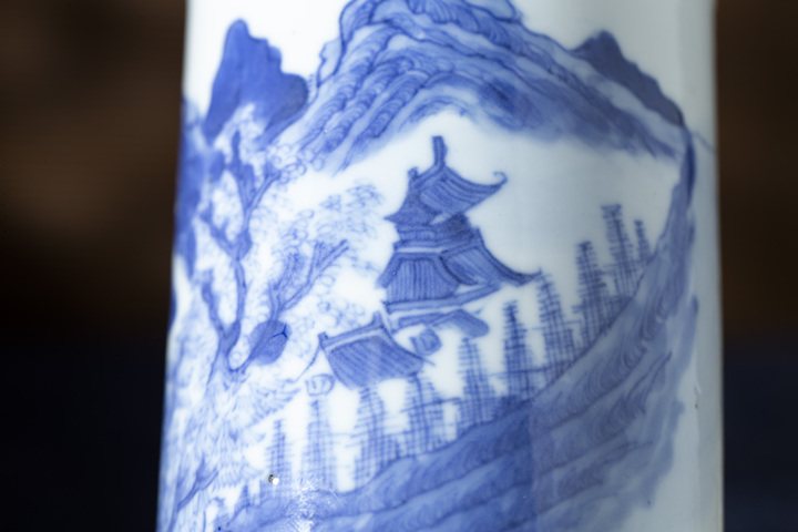 古玩陶瓷晚清·青花山水人物紋筆筒拍賣，當前價格1416元