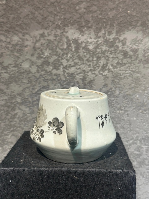 古玩陶瓷民國(guó)墨彩花鳥(niǎo)壺拍賣，當(dāng)前價(jià)格999元