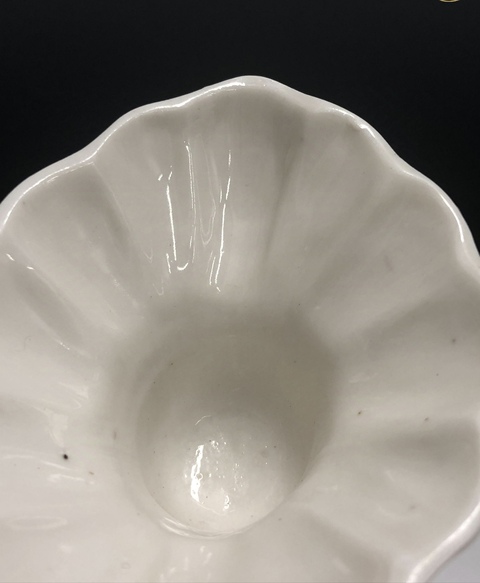 古玩陶瓷清中期白釉貼塑鹿鶴同春龍紋杯拍賣,當前價格8000元