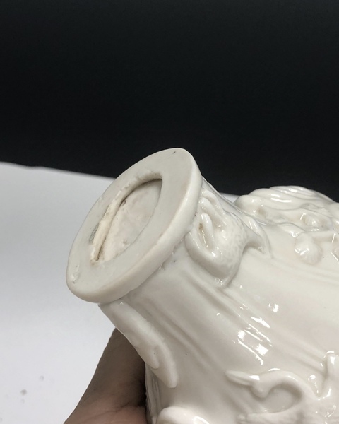 古玩陶瓷清中期白釉貼塑鹿鶴同春龍紋杯拍賣,當前價格8000元