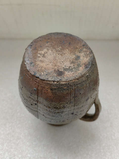 古玩陶瓷褐釉瓜楞執(zhí)壺拍賣，當前價格680元