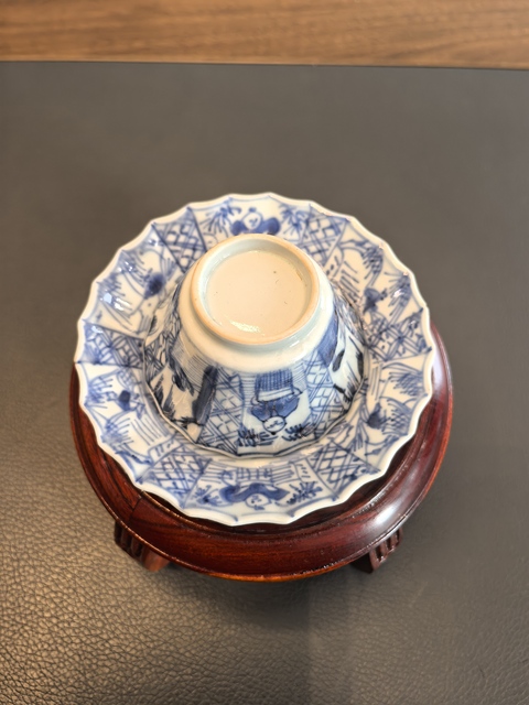 古玩陶瓷康熙青花漁家樂紋花口杯碟拍賣，當(dāng)前價格1500元