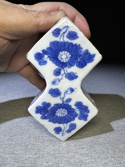 古玩陶瓷罕見清代中期青花銀錠形印泥盒清代印泥盒瓷器拍賣,當前價格4600元