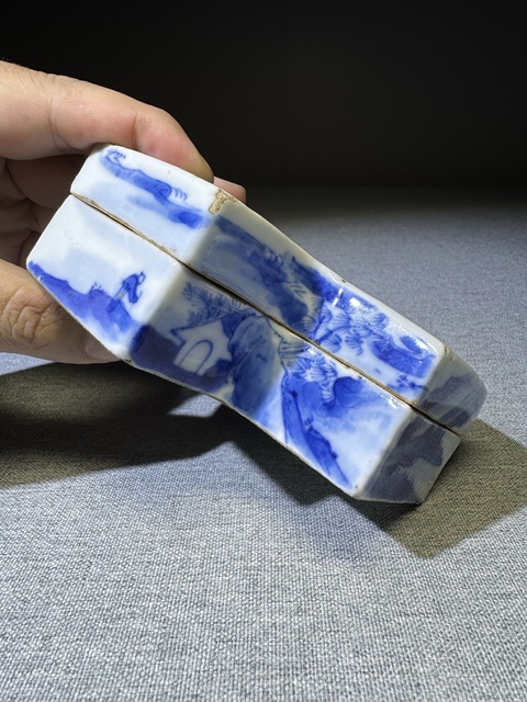 古玩陶瓷罕見清代中期青花銀錠形印泥盒清代印泥盒瓷器拍賣,當前價格4600元