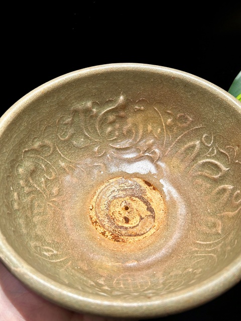 古玩陶瓷明代青釉模印花卉碗拍賣，當前價格1688元
