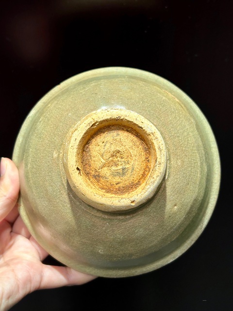 古玩陶瓷明代青釉模印花卉碗拍賣，當前價格1688元