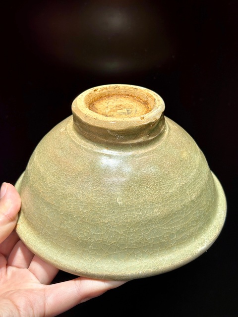 古玩陶瓷明代青釉模印花卉碗拍賣，當前價格1688元