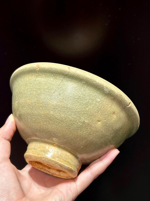 古玩陶瓷明代青釉模印花卉碗拍賣，當前價格1688元