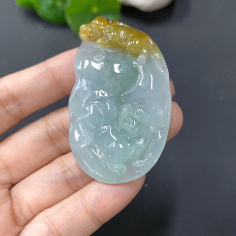 古玩玉器61天然翡翠雕刻麒麟紋飾玉佩  配證書拍賣，當前價格350元
