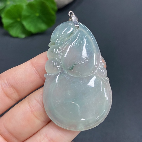 古玩玉器63天然翡翠雕刻葫蘆紋飾掛墜  配證書拍賣，當前價格340元