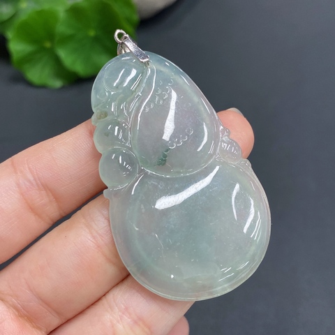 古玩玉器63天然翡翠雕刻葫蘆紋飾掛墜  配證書拍賣，當前價格340元