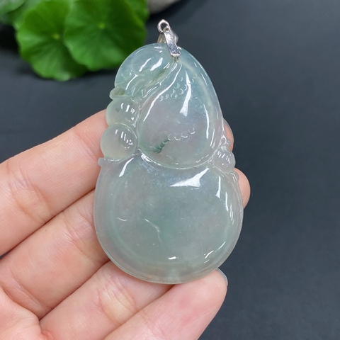 古玩玉器63天然翡翠雕刻葫蘆紋飾掛墜  配證書拍賣，當前價格340元