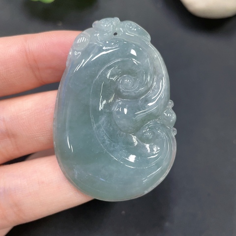 古玩玉器64天然翡翠雕刻如意紋飾掛墜（正冰種） 配證書拍賣，當前價格260元