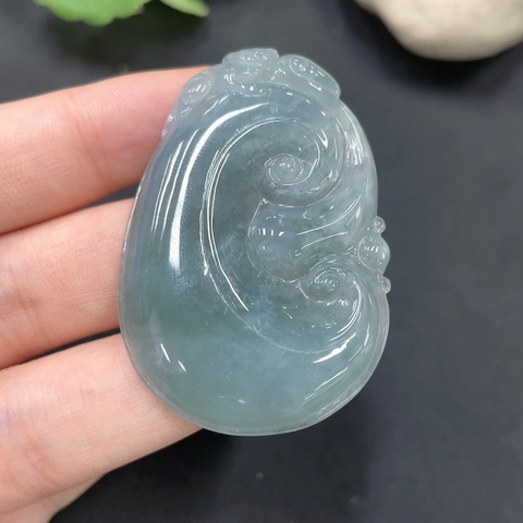 古玩玉器64天然翡翠雕刻如意紋飾掛墜（正冰種） 配證書拍賣，當前價格260元