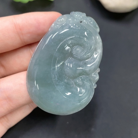 古玩玉器64天然翡翠雕刻如意紋飾掛墜（正冰種） 配證書拍賣，當前價格260元