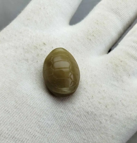 古玩玉器新疆和田玉雕糖料.富甲天下吊墜拍賣，當前價格600元