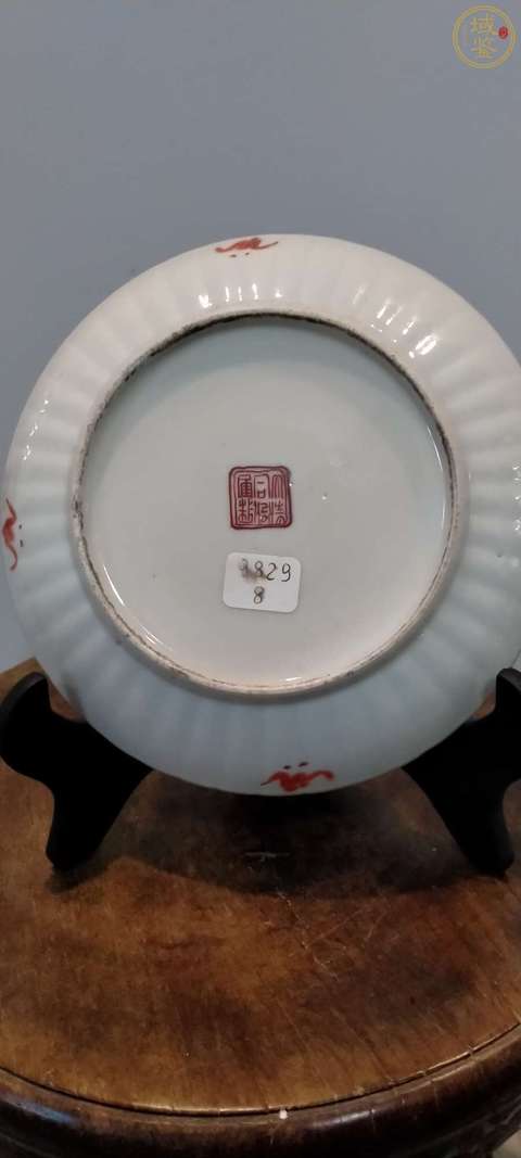 古玩陶瓷同治本朝款細(xì)路粉彩飛黃騰達(dá)紋菊瓣盤拍賣,當(dāng)前價(jià)格2888元