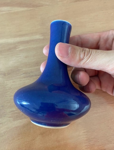 古玩陶瓷清中期霽藍釉長頸瓶拍賣,當前價格4800元